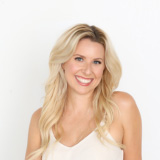 Headshot of Montreal Reiki practitioner Alison Papazois